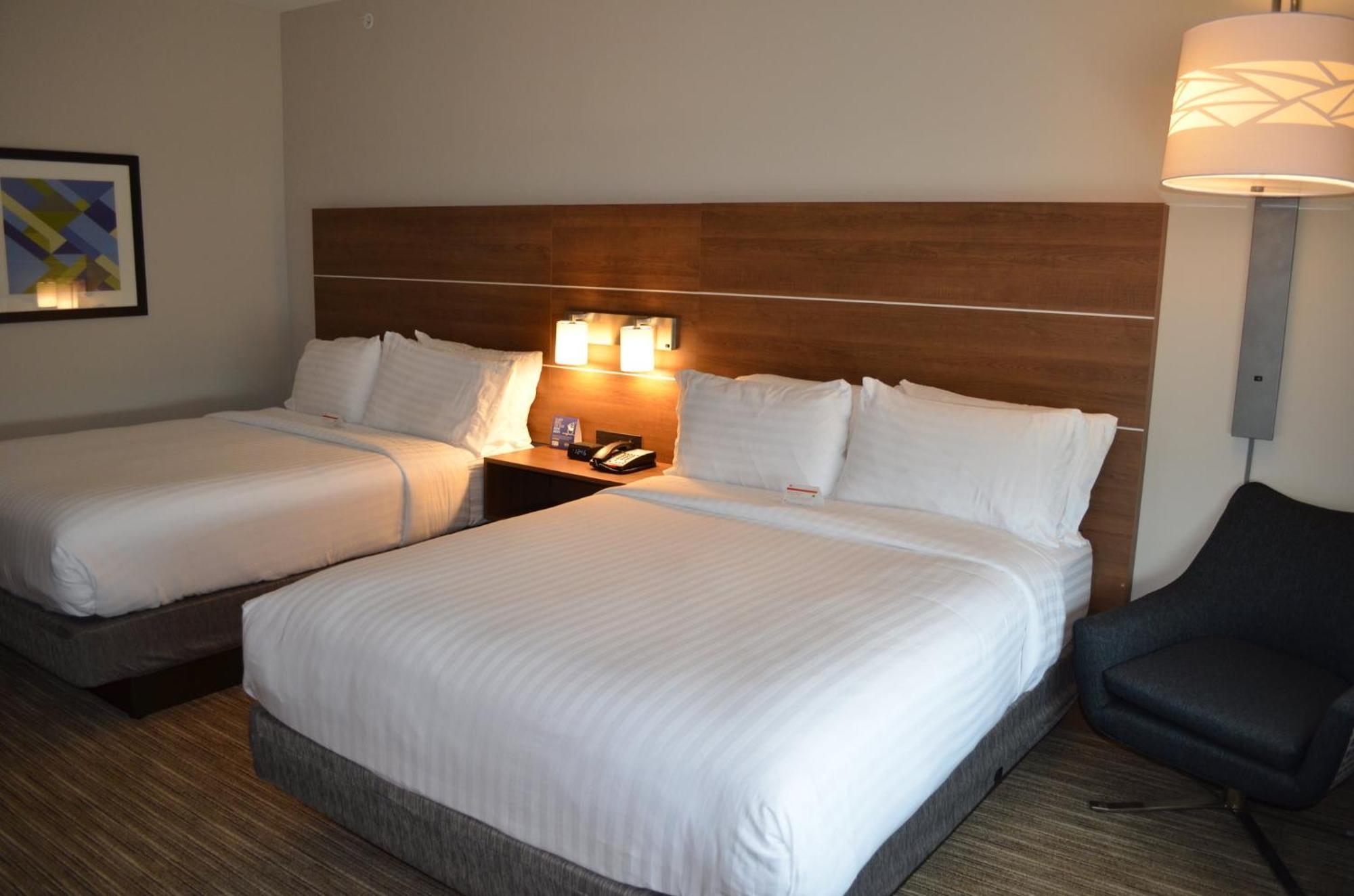 Holiday Inn Express & Suites - Charlotte Ne - University Area By Ihg Zewnętrze zdjęcie