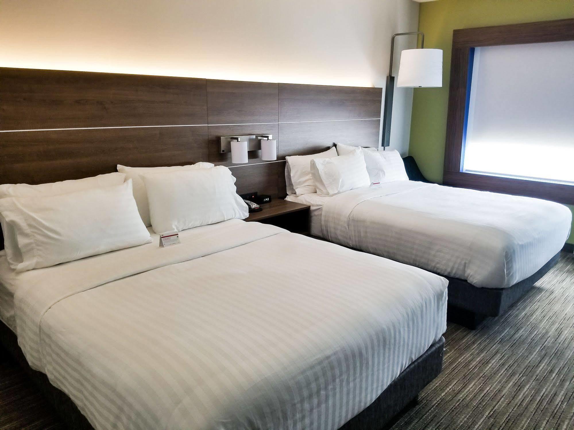 Holiday Inn Express & Suites - Charlotte Ne - University Area By Ihg Zewnętrze zdjęcie