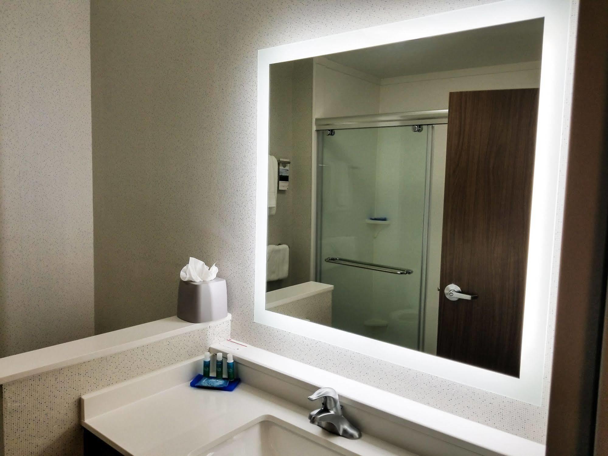 Holiday Inn Express & Suites - Charlotte Ne - University Area By Ihg Zewnętrze zdjęcie