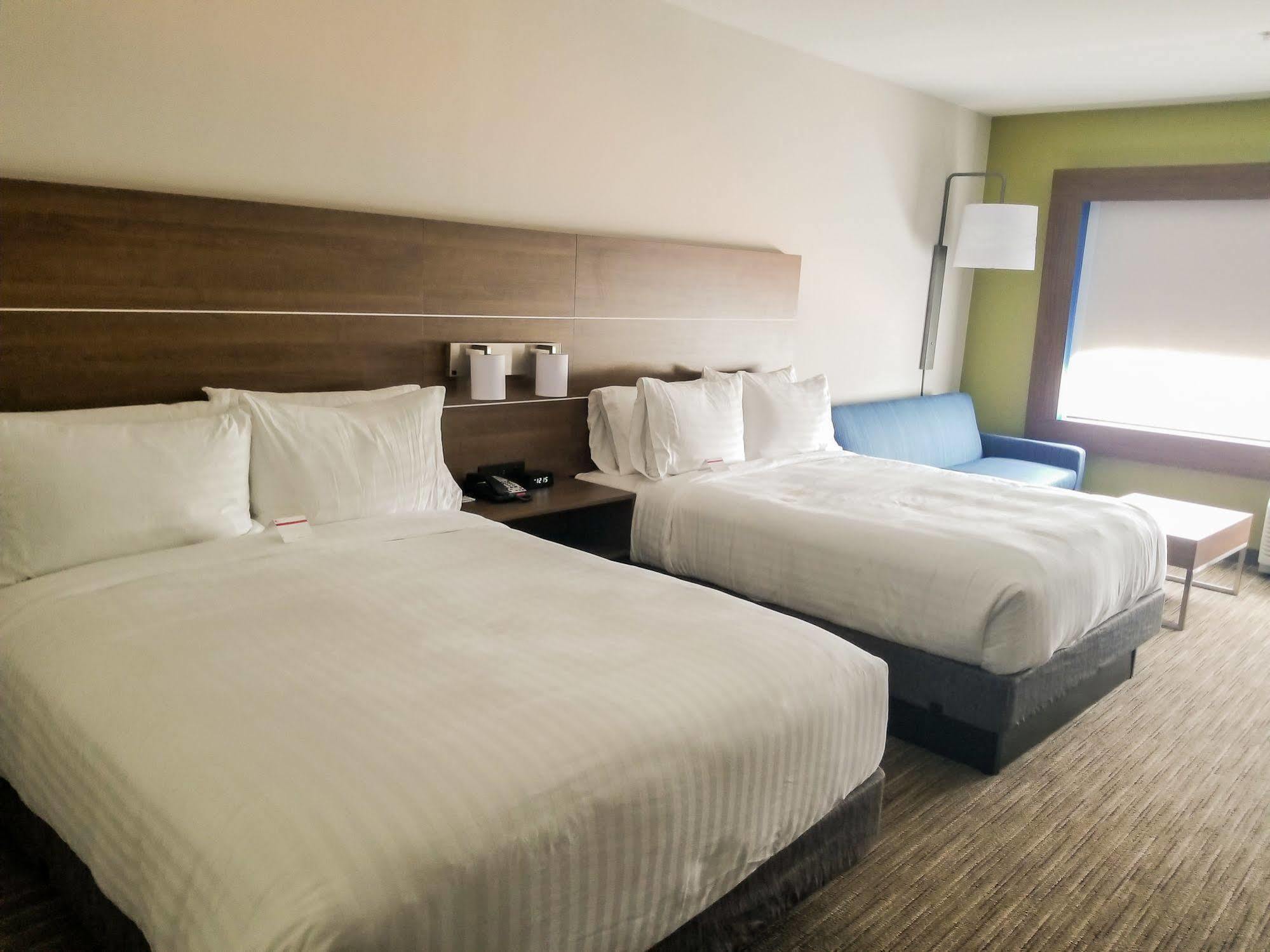 Holiday Inn Express & Suites - Charlotte Ne - University Area By Ihg Zewnętrze zdjęcie
