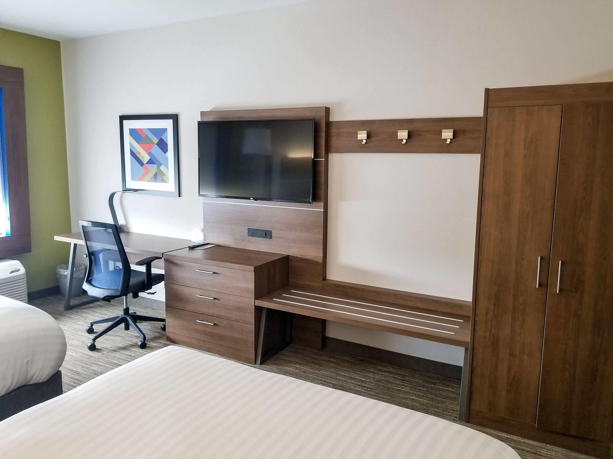 Holiday Inn Express & Suites - Charlotte Ne - University Area By Ihg Zewnętrze zdjęcie