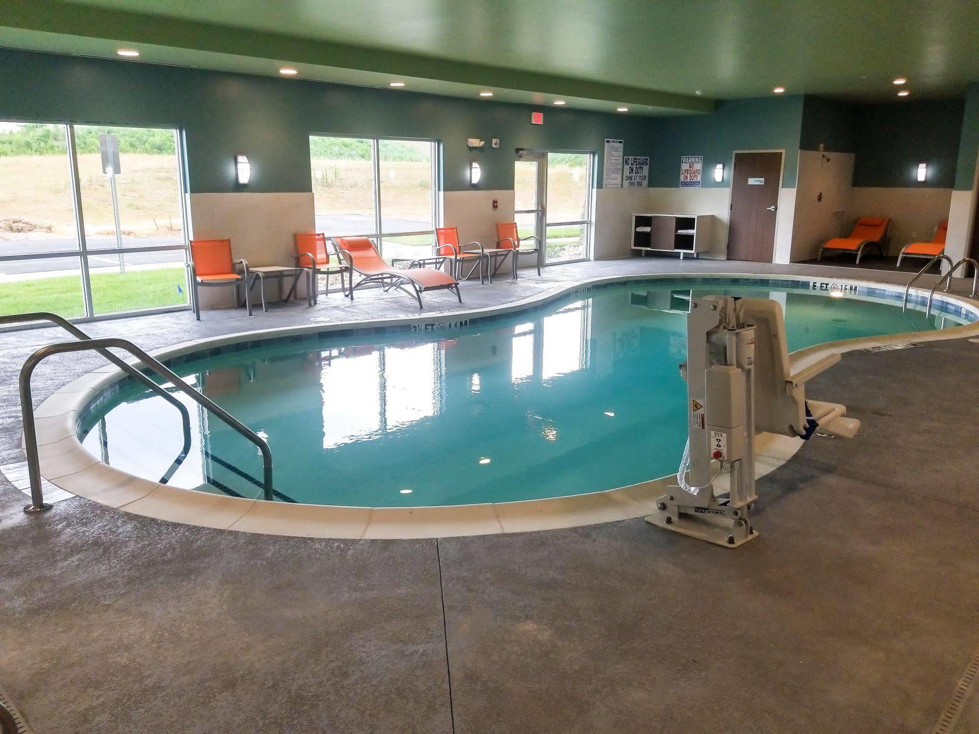 Holiday Inn Express & Suites - Charlotte Ne - University Area By Ihg Zewnętrze zdjęcie