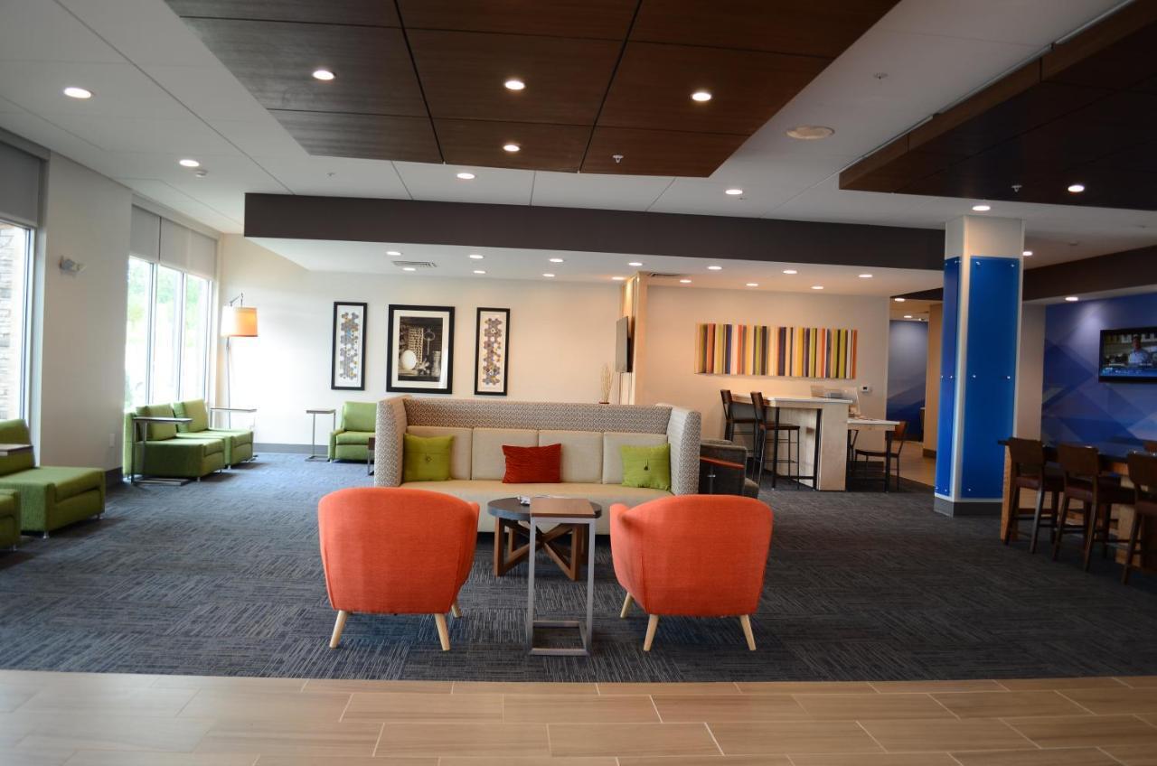 Holiday Inn Express & Suites - Charlotte Ne - University Area By Ihg Zewnętrze zdjęcie