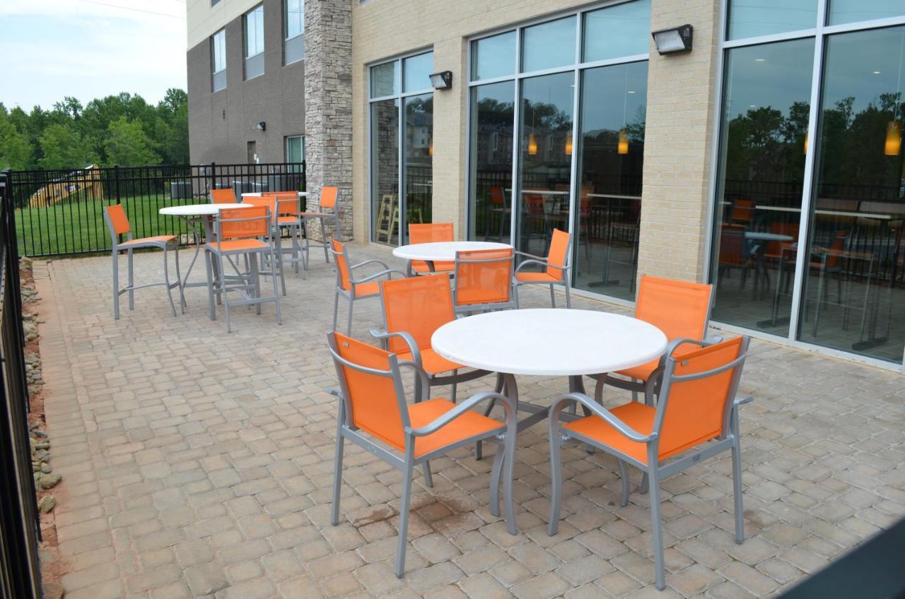 Holiday Inn Express & Suites - Charlotte Ne - University Area By Ihg Zewnętrze zdjęcie