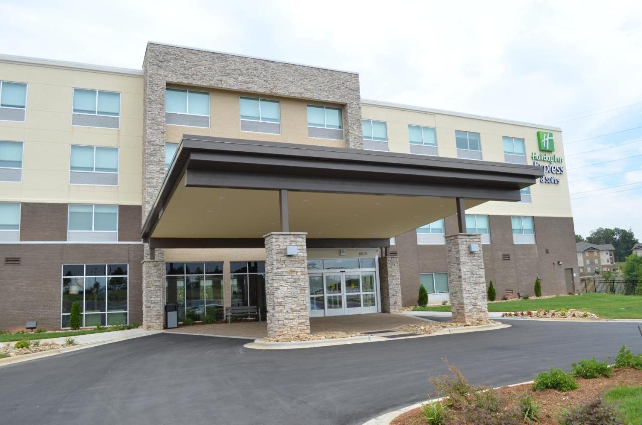 Holiday Inn Express & Suites - Charlotte Ne - University Area By Ihg Zewnętrze zdjęcie