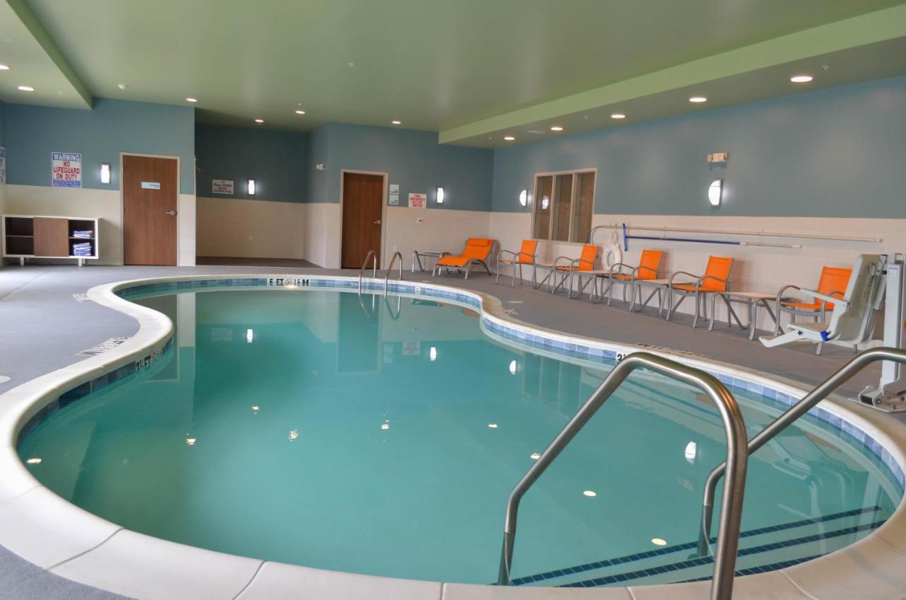 Holiday Inn Express & Suites - Charlotte Ne - University Area By Ihg Zewnętrze zdjęcie